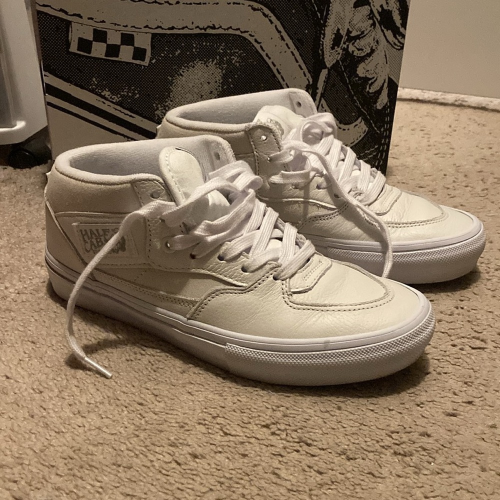 Vans half cabs NEW men’s 7/women 8.5
